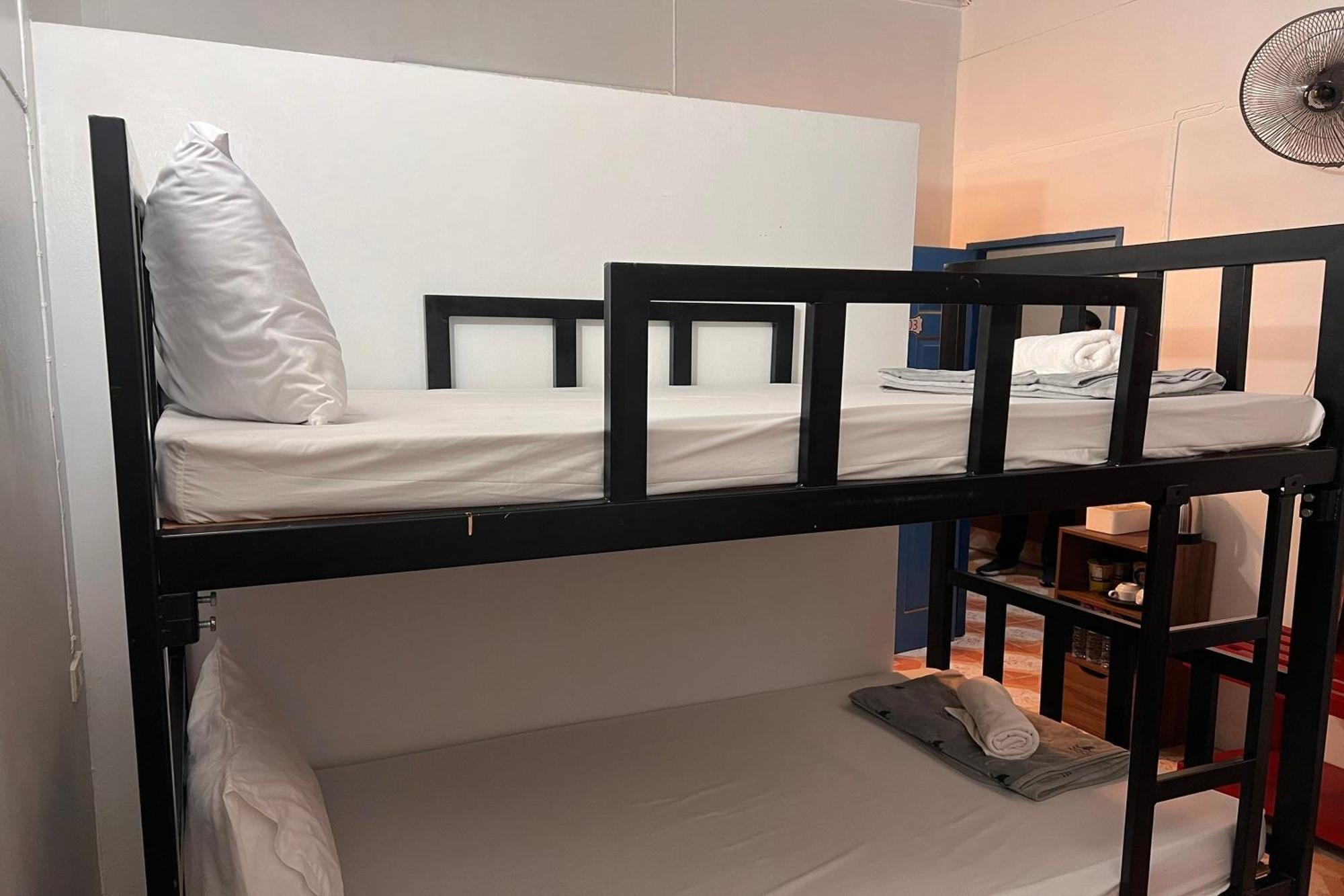 Phuket Old Town Hostel Екстер'єр фото