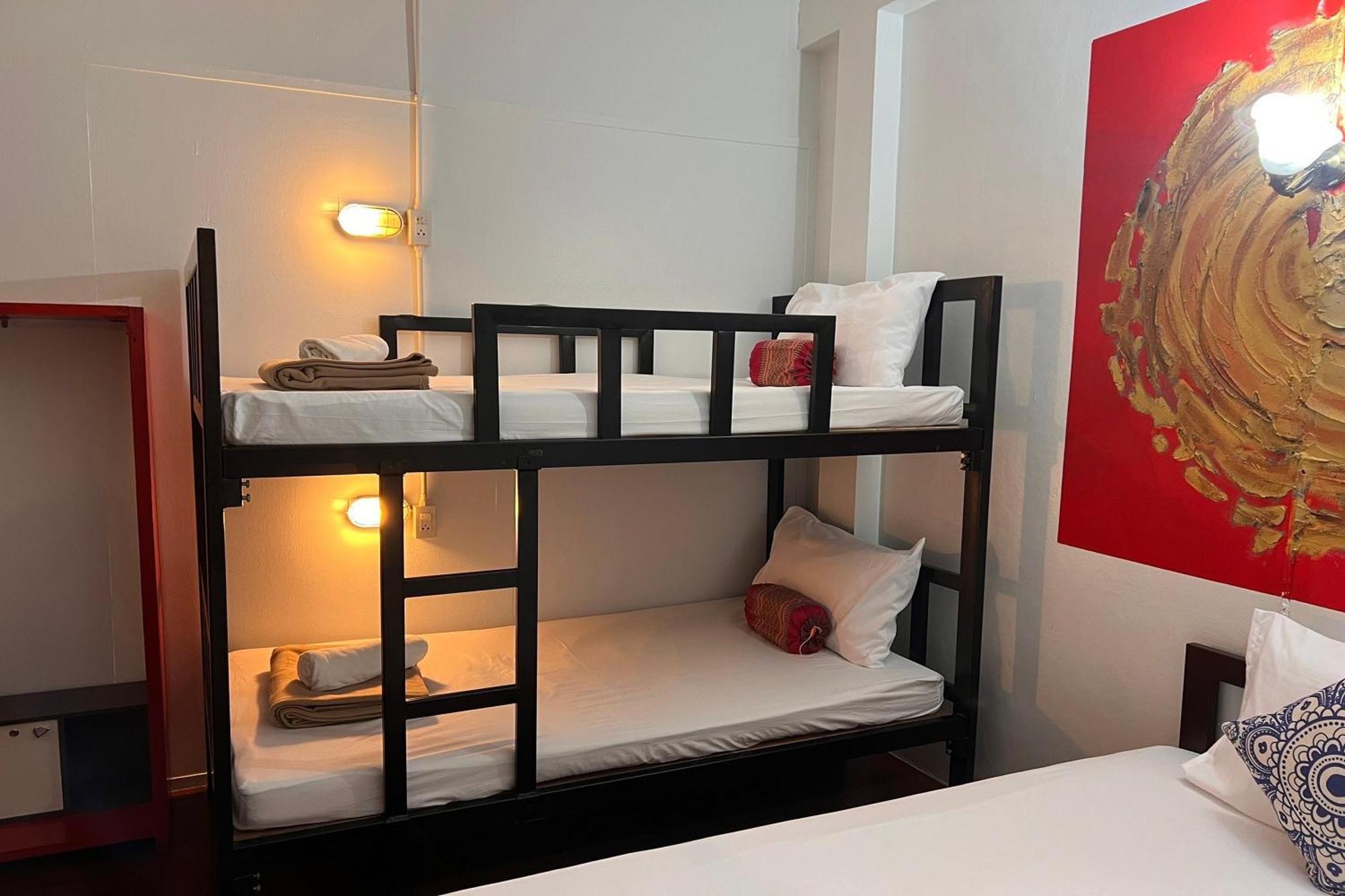 Phuket Old Town Hostel Екстер'єр фото