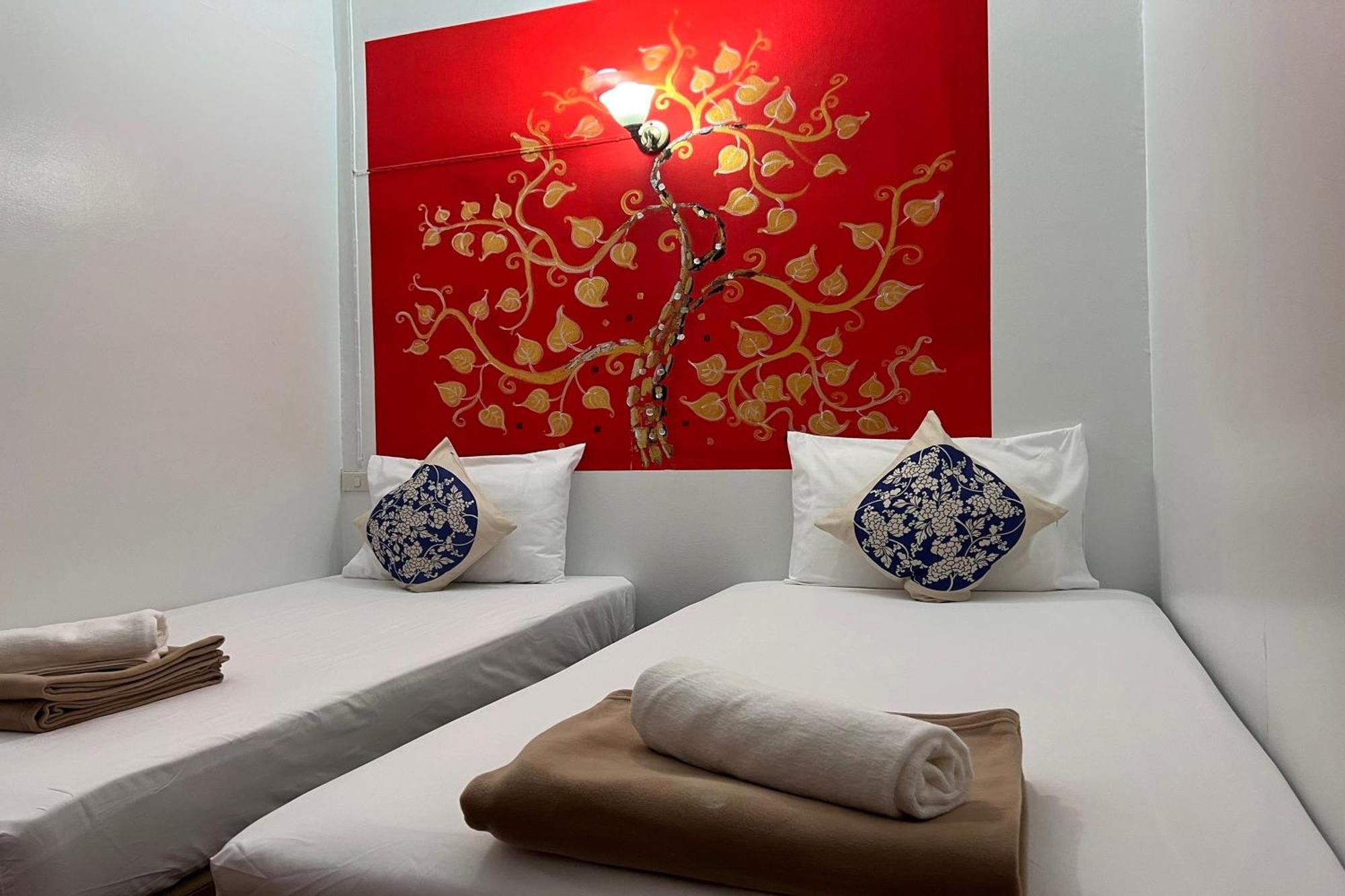 Phuket Old Town Hostel Екстер'єр фото