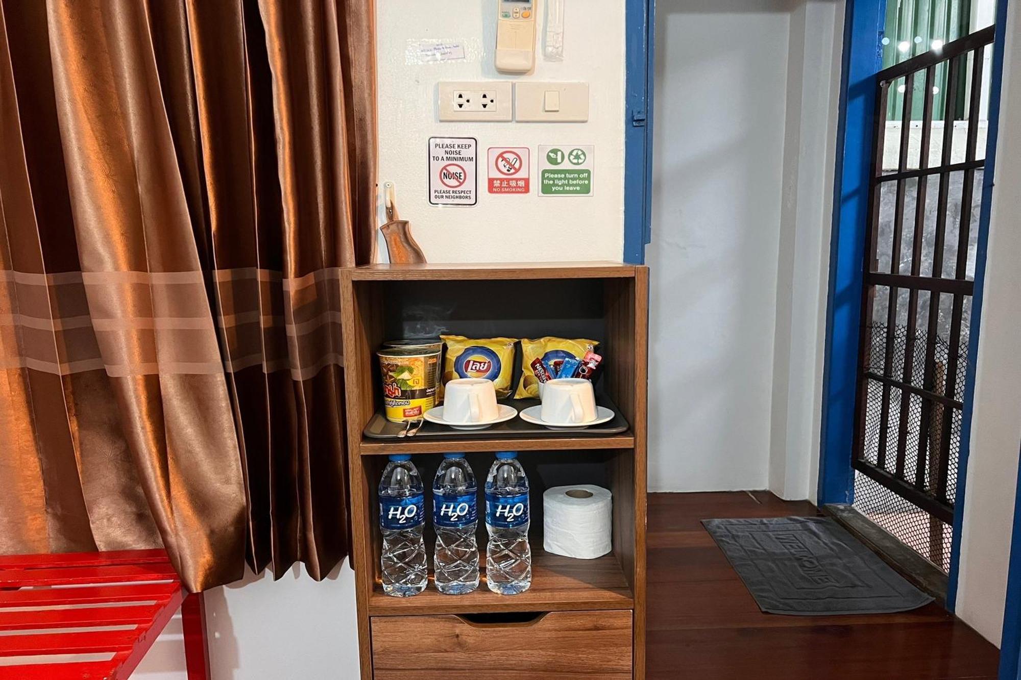 Phuket Old Town Hostel Екстер'єр фото