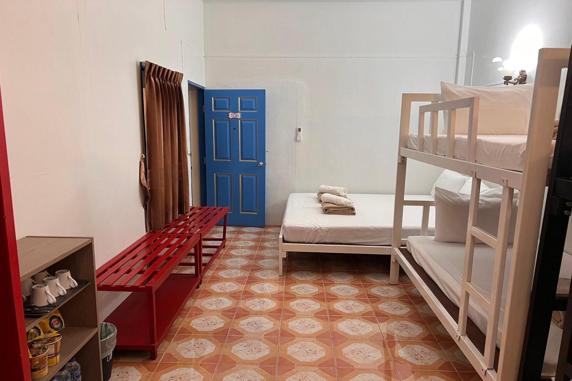 Phuket Old Town Hostel Екстер'єр фото