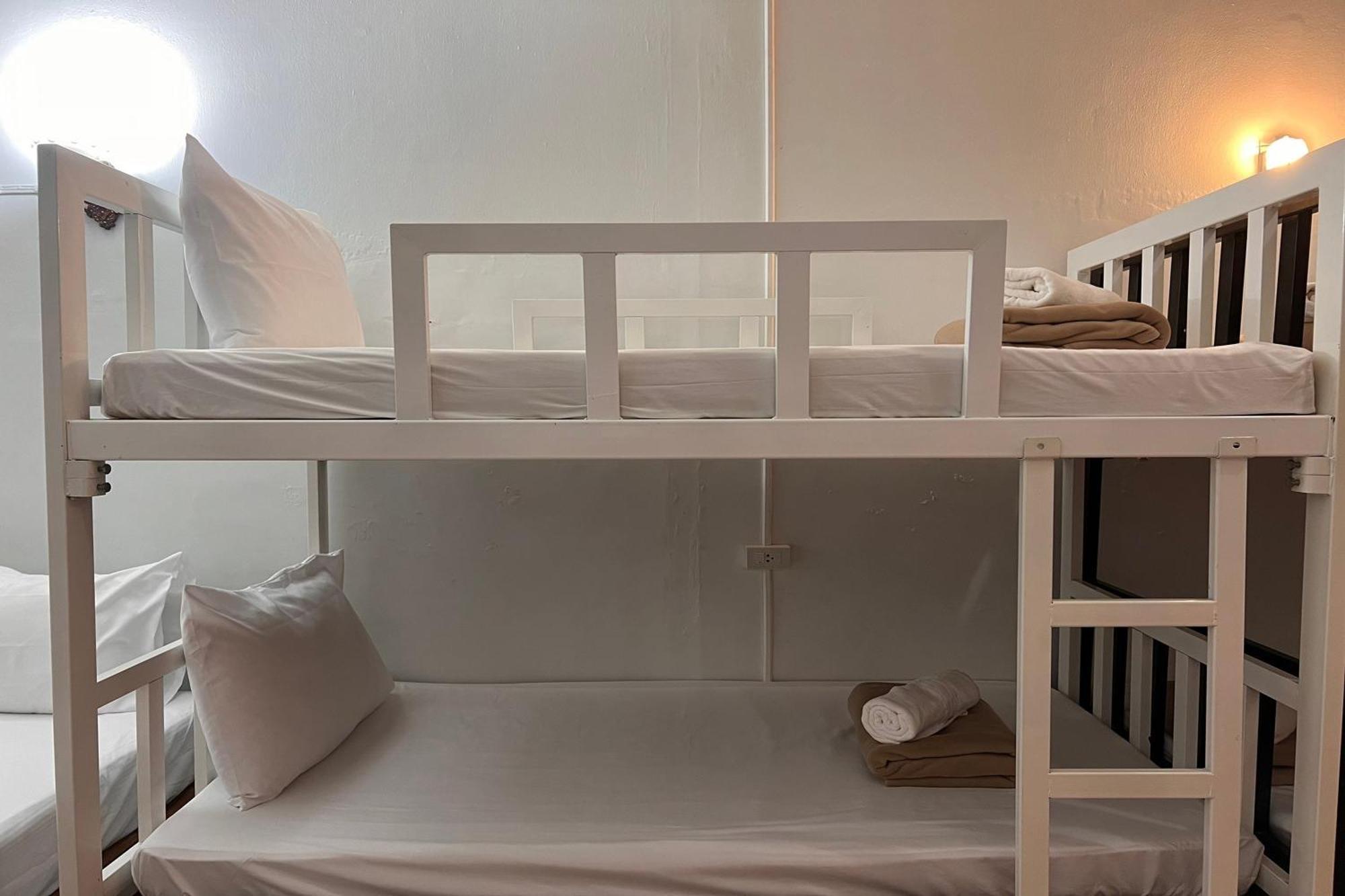 Phuket Old Town Hostel Екстер'єр фото